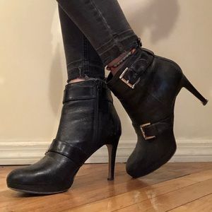 💫BLACK ANKLE BOOTIE HEELS💫